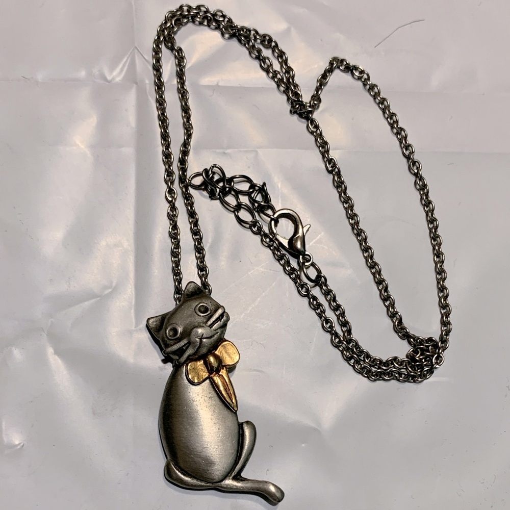 Vintage Plumo Silver Cat Pendant Necklace